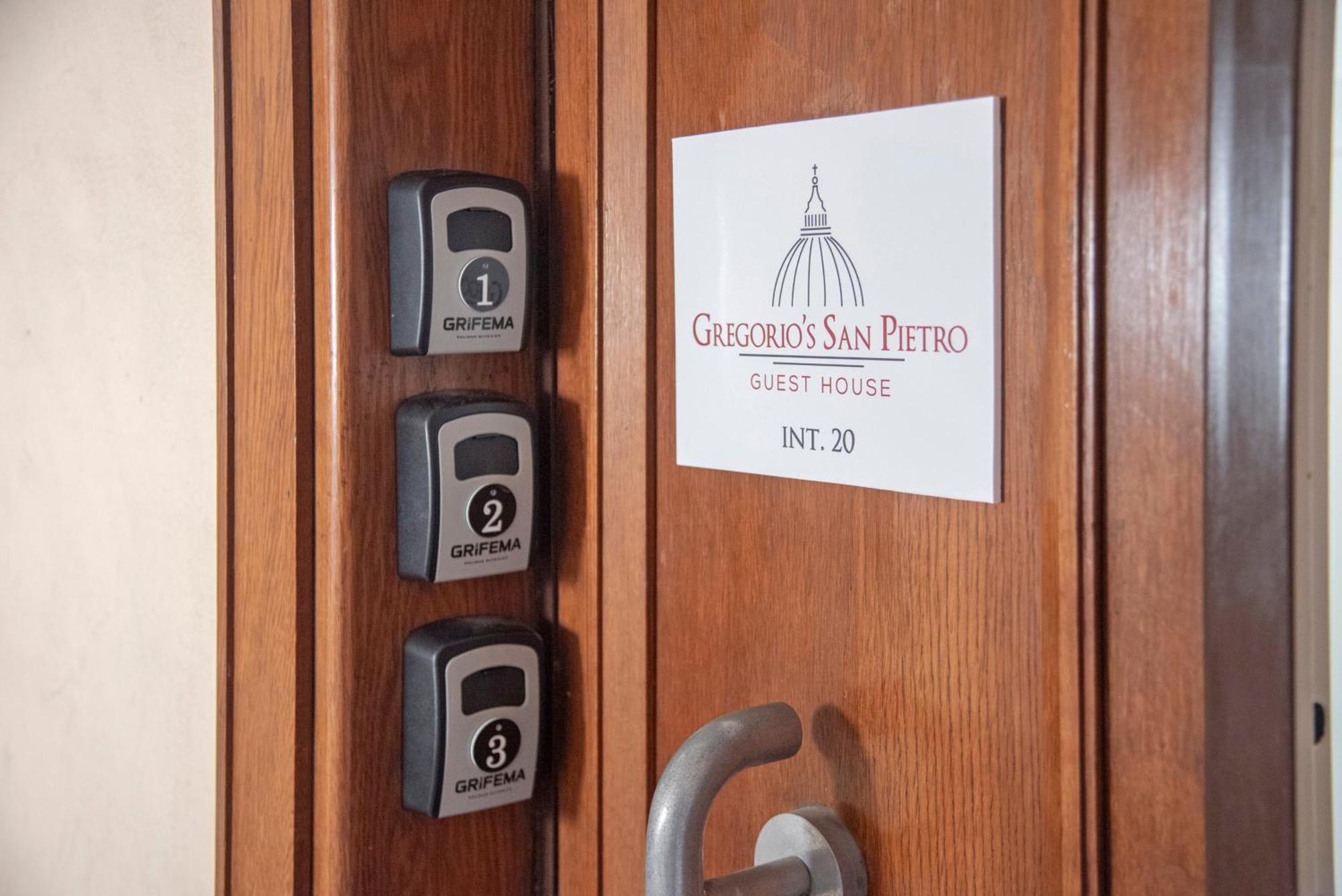 ホテル Gregorios San Pietro ローマ エクステリア 写真